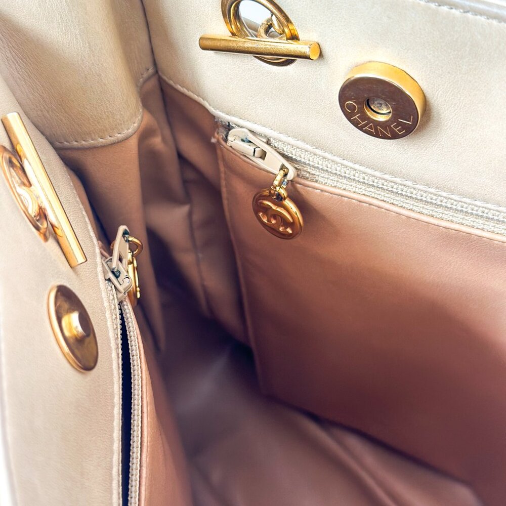 Chanel Quilted Lambskin Chain Bag - Picture 15 of 16